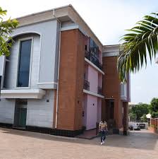 Hard Break Hotel & Suites