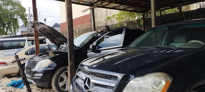 BENZ PLACE - Mercedes Benz Repair shop & spare parts dealers, mercedez service center and car diagnostics