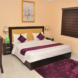 Double-A Suites &amp; Lounge