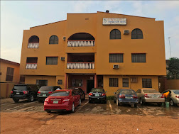 ESMADELLE FASHION | DESIGN SCHOOL