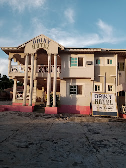 Grazers lounge and farmers pot