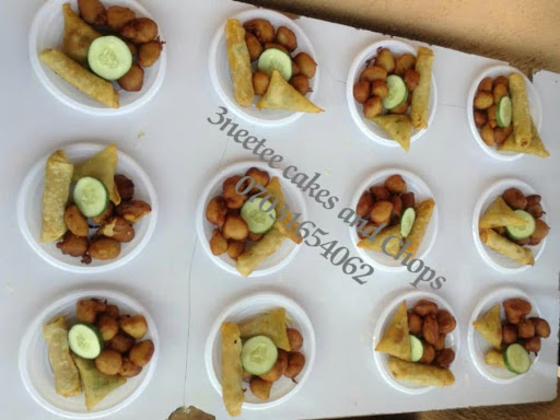 3neetee Cakes & Chops