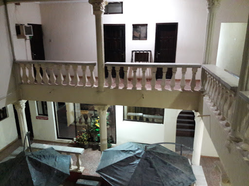 Roots Restaurant & Cafe