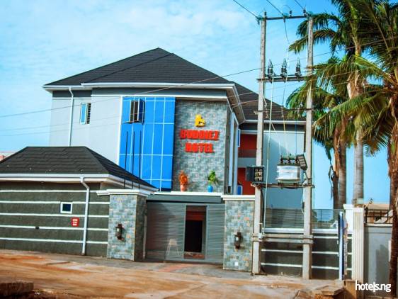 Buddiez Hotels &amp; Resort