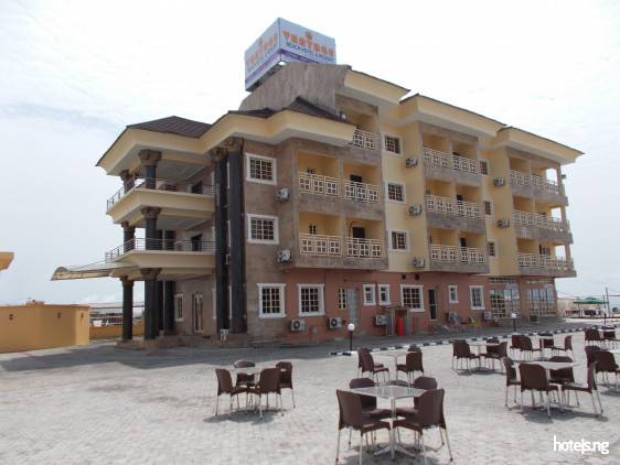 Vantage Beach Hotel And Resort